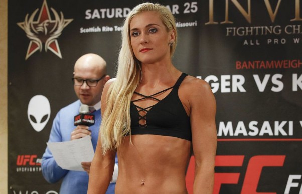 Россиянка Куницкая проиграла в со-главном бою турнира UFC в Сан-Антонио