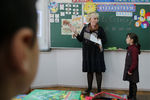 Девочка из Сирии Гхеда Хаддад во время урока в Ивановской школе-интернате 
