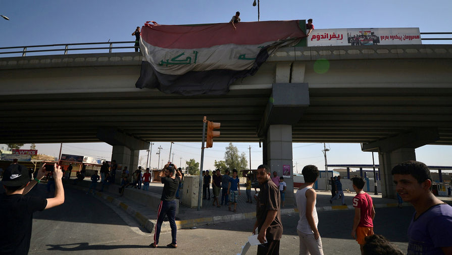 Флаг Ирака на&nbsp;мосту в&nbsp;Киркуке, 16&nbsp;октября 2017&nbsp;года