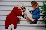 Барбара Буш с внучкой и со своей собакой Милли 