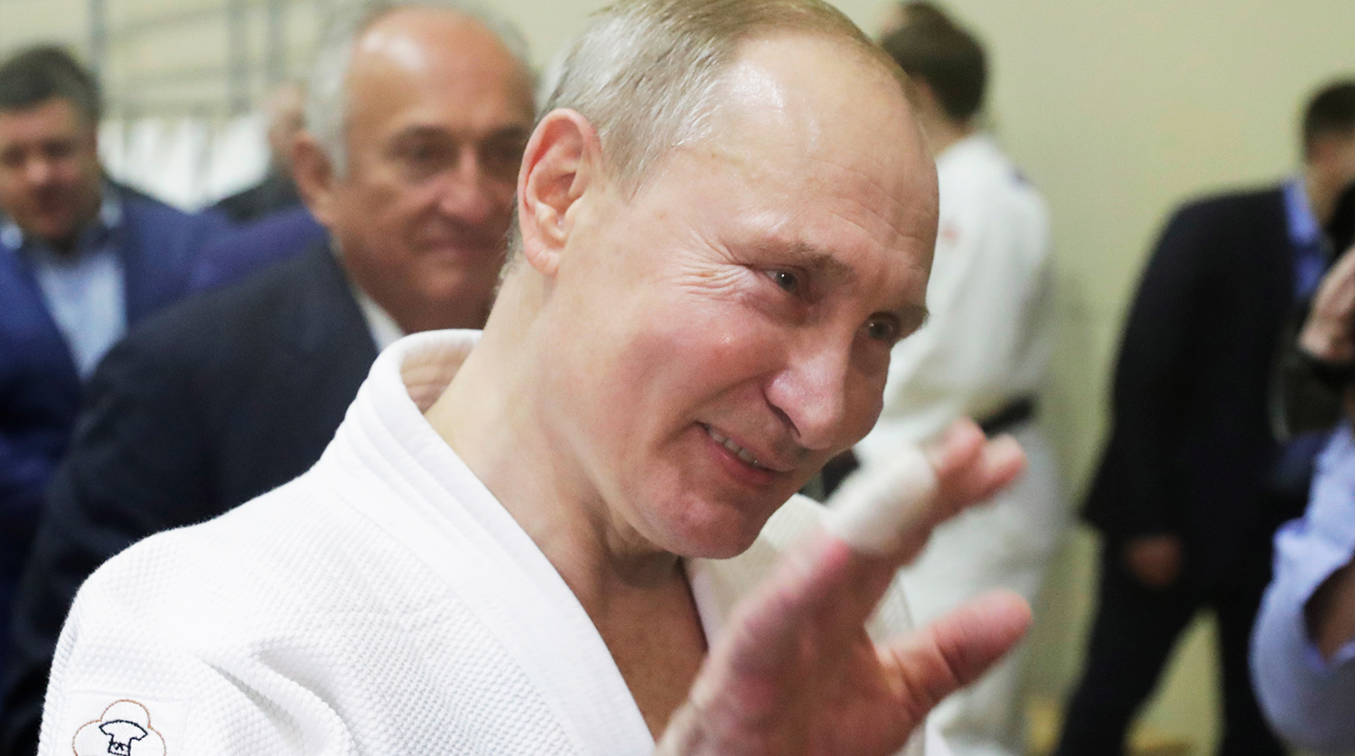 Президент России Владимир Путин после тренировки на татами в спортивно-тренировочном комплексе «Юг-Спорт» в Сочи, 14 февраля 2019 года