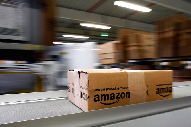 Интернет-магазин Amazon приостановил поставки в Россию