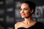 Актриса Анджелина Джоли на премьере фильма «Малефисента: Владычица тьмы» в Лос-Анджелесе