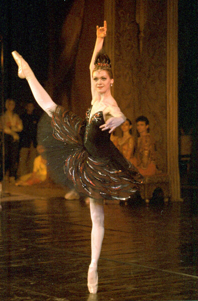 Балерина Ульяна Лопаткина исполняет партию Одетты-Одилии на&nbsp;Фестивале классического танца им. Нуреева в&nbsp;Казани, 1997&nbsp;год 