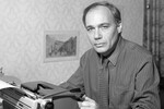 Политический обозреватель Всесоюзного радио и Центрального телевидения Владимир Познер, 1983 год