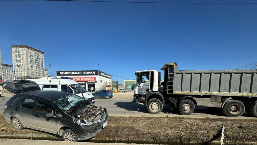 В Якутске мигранты устроили гонки на грузовиках
