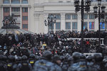 Участники акции в память об убитом болельщике «Спартака» Егоре Свиридове, которая прошла на Манежной площади.