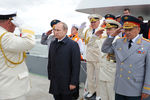Президент России Владимир Путин принимает парад в честь Дня ВМФ России в Балтийске
