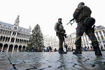 Солдаты бельгийской армии на площади в центре Брюсселя