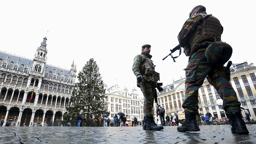 Солдаты бельгийской армии на&nbsp;площади в&nbsp;центре Брюсселя