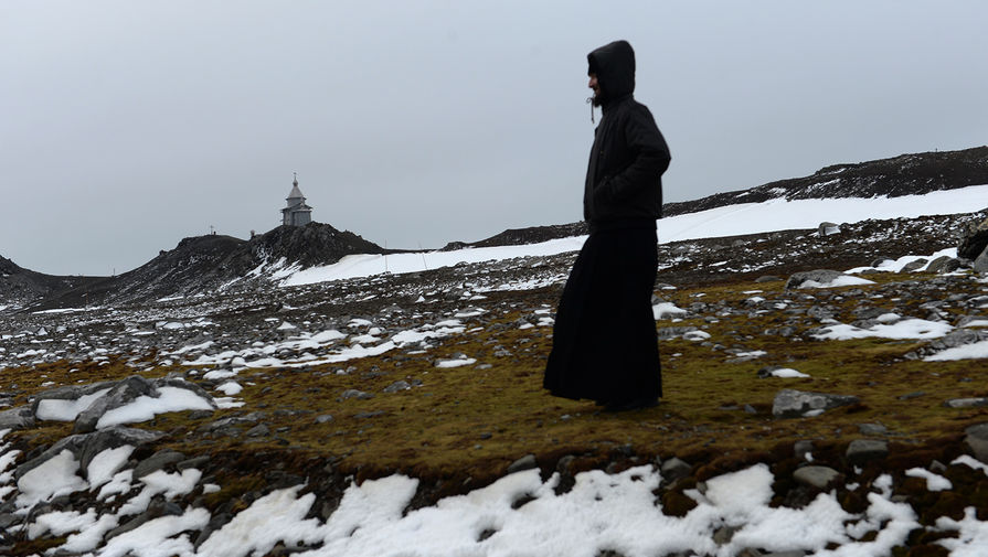 Храм Живоначальной Троицы на&nbsp;острове Ватерлоо в&nbsp;Антарктиде. Патриарх Московский и всея Руси Кирилл совершил визит на&nbsp;российскую полярную станцию &laquo;Беллинсгаузен&raquo; на&nbsp;острове Ватерлоо в&nbsp;Антарктиде