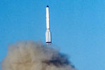 Старт ракеты-носителя «Протон», которая выводит на околоземную орбиту космическую станцию «Мир», 1986 год