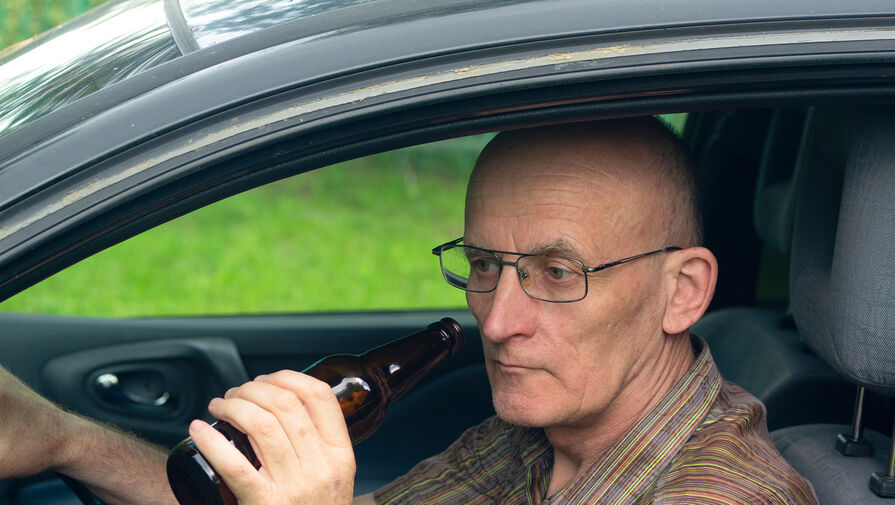 Пьяные пожилые водители гораздо чаще оказываются виновными в автоавариях