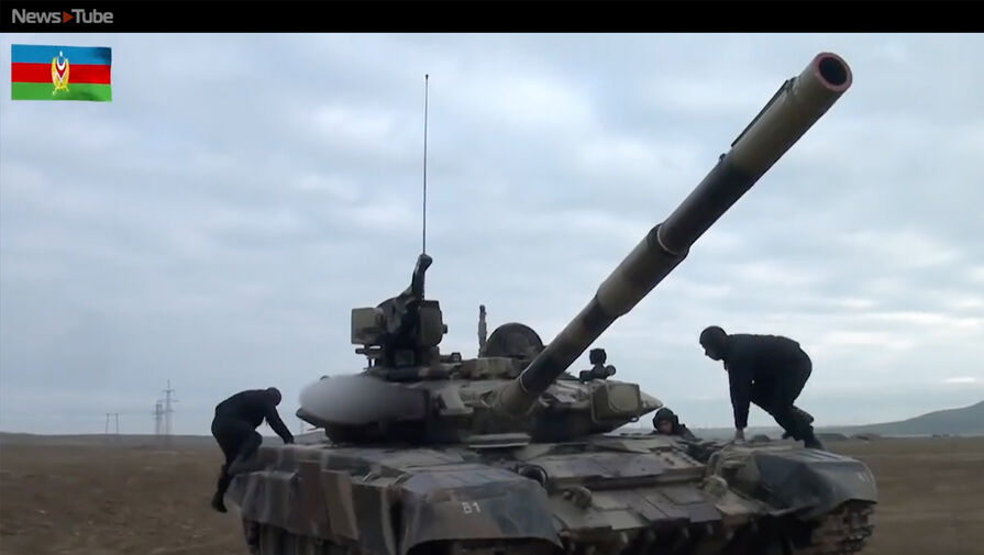 Минобороны Азербайджана показало тренировку танкистов в горах