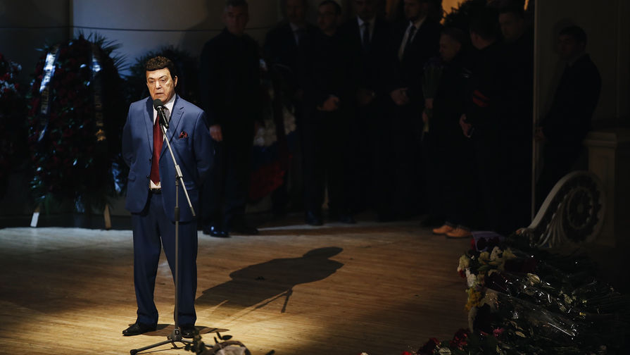 Певец и депутат Иосиф Кобзон во время церемонии прощания с Дмитрием Хворостовским в Москве, 27 ноября 2017 года