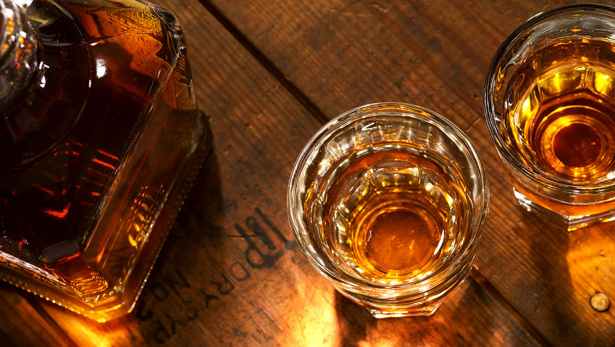 Ъ: ретейлеры просят кабмин РФ разрешить параллельный импорт Jack Daniels и Hennessy