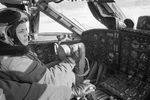 Летчик-испытатель Марина Попович в кабине самолета АН-22 («Антей»), 1973 год