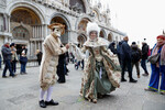 Во время ежегодного Венецианского карнавала, февраль 2023 года