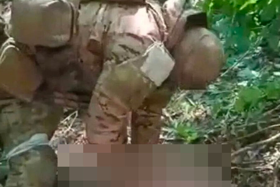 Кадр из видео с предполагаемым убийством украинского пленного