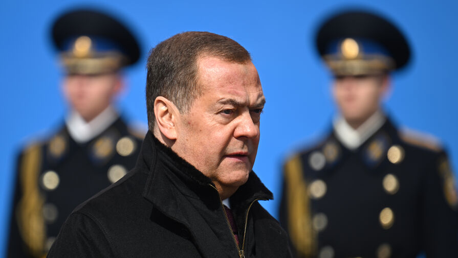 Медведев упрекнул англосаксов за устанавливаемые ими правила