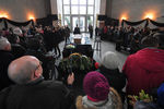 На церемонии прощания с протоиереем Всеволодом Чаплиным в ритуальном зале Троекуровского кладбища Москвы, 29 января 2020 года