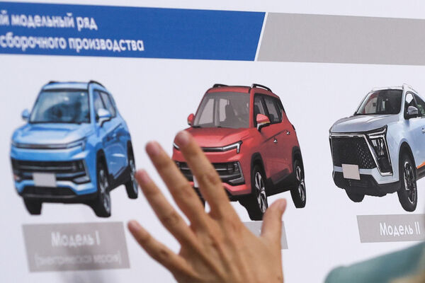 Примерный модельный ряд автомобилей на этапе сборочного производства на московском автомобильном заводе «Москвич»
