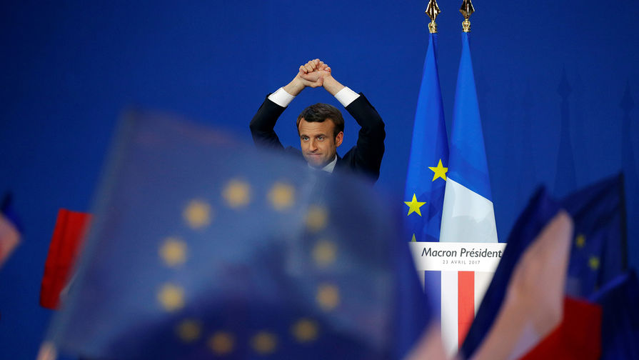 Кандидат в президенты Франции от движения «Вперед!» Эммануэль Макрон после объявления предварительных результатов голосования, 23 апреля 2017 года