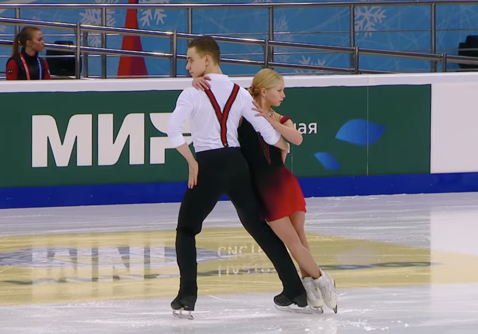Мишина и Галлямов &mdash; на&nbsp;вершине, Кондратюк &mdash; вне топ-10, в&nbsp;танцах &mdash; скандал: как стартовал ЧР