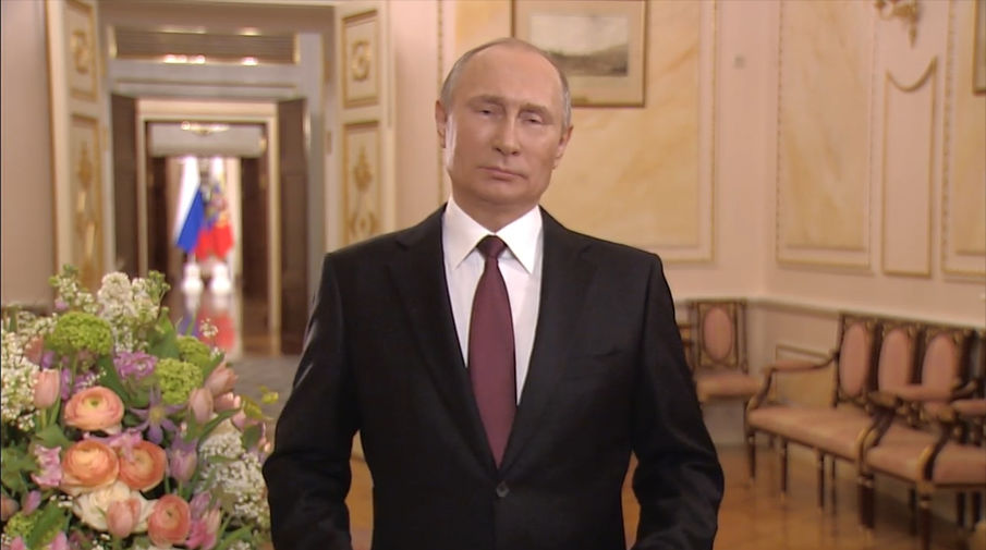 Путин поздравил женщин страны с 8 марта
