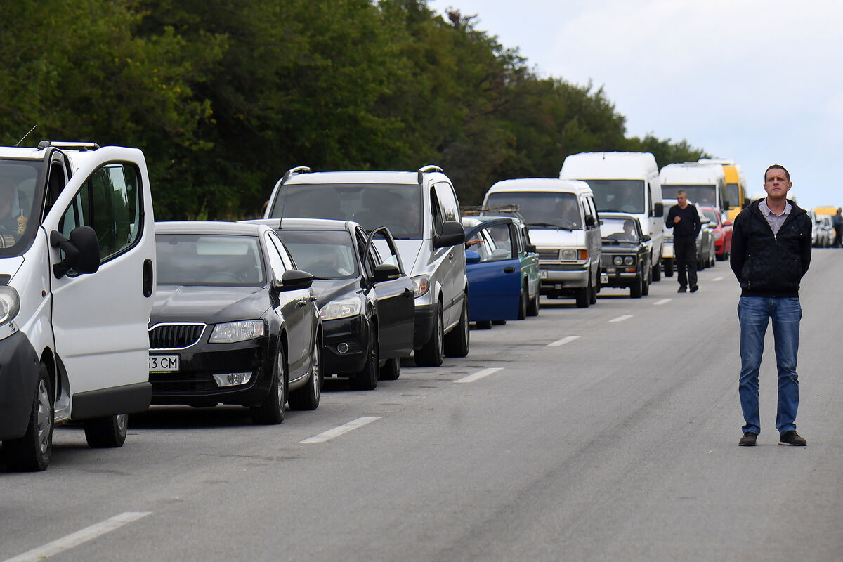 В Запорожской области начали выдавать пропуска на транспортные средства -  Газета.Ru | Новости