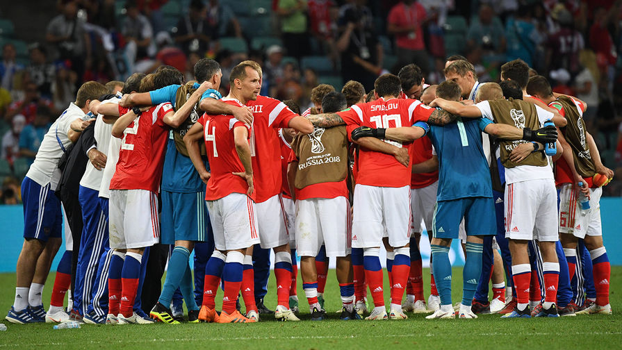 Игроки сборной России после окончания основного времени матча 1/4 финала чемпионата мира по футболу между сборными России и Хорватии