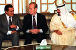Президент Египта Хосни Мубарак, президент Сирии Хафез Асад и наследный принц Саудовской Аравии Абдалла во время встречи в Дамаске, 1996 год
