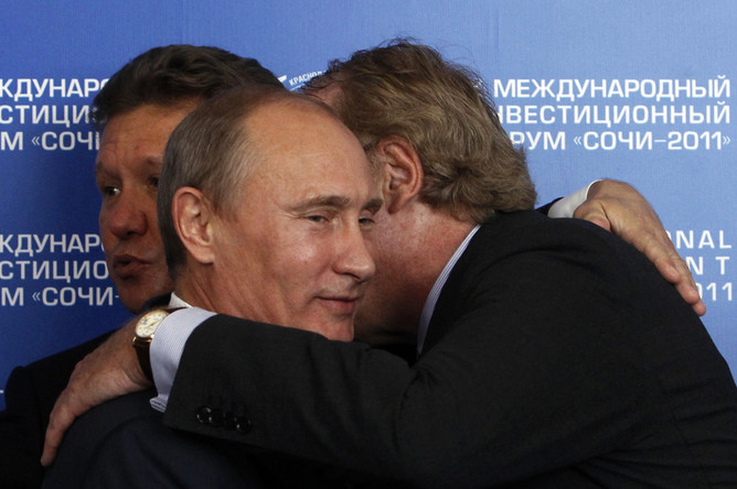 Владимир Путин на форуме в Сочи