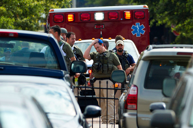 В понедельник вечером была установлена личность мужчины, устроившего стрельбу на военно-морской верфи в Вашингтоне