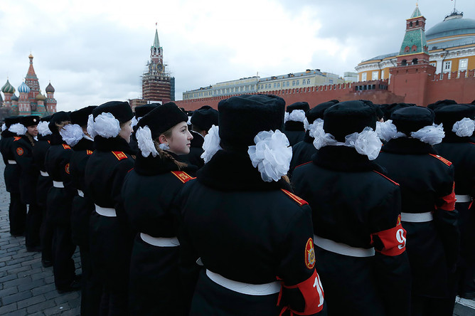 Репетиция участников марша в честь парада 7 ноября 1941 года на Красной площади