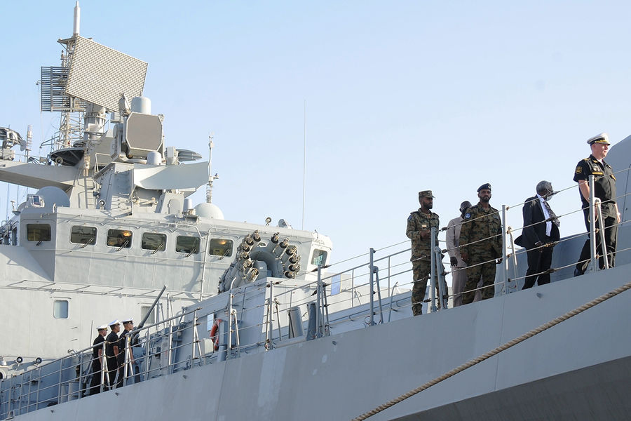 Российский боевой корабль «Адмирал Григорович» в Порт-Судане, марта 2021 года 