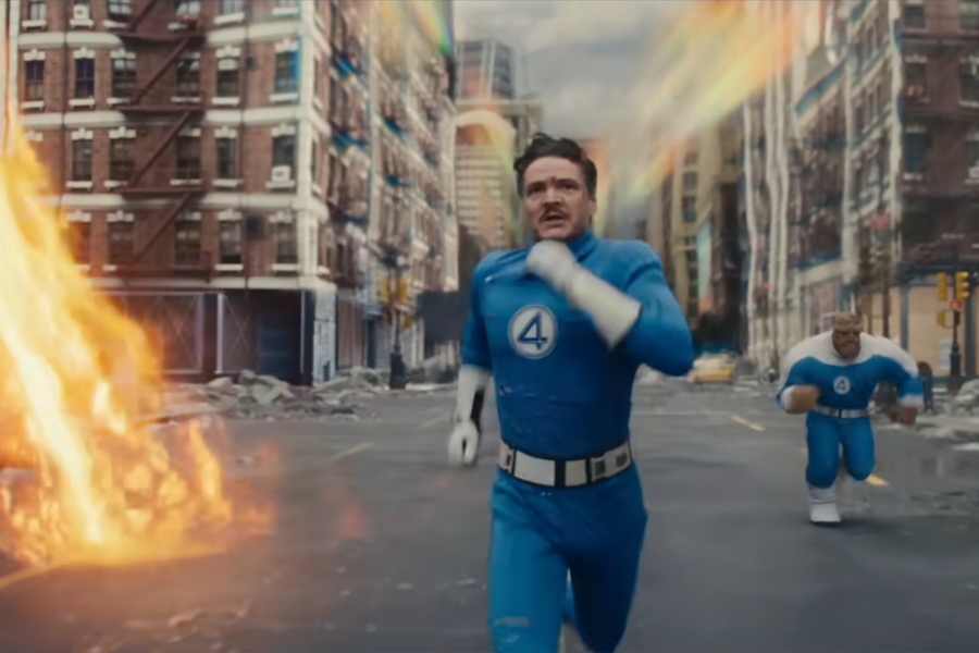 <b>«Фантастическая четверка: Первые шаги» (The Fantastic Four: First Steps), реж. Мэтт Шекман</b>
<br><br>
<b>Где и когда смотреть:</b> в&nbsp;кино (параллельный прокат) &mdash; с&nbsp;2 августа
<br><br>
Блокбастер ознаменует полноценный дебют &laquo;Четверки&raquo; в&nbsp;Киновселенной Marvel. В&nbsp;ролях &mdash; Педро Паскаль (&laquo;Нарко&raquo;), Ванесса Кирби (&laquo;Корона&raquo;) и Джозеф Куинн (&laquo;Очень странные дела&raquo;).