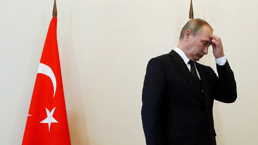 Владимир Путин перед встречей с Реджепом Эрдоганом в Санкт-Петербурге, 9 августа 2016 года
