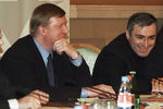 Председатель правления РАО «ЕЭС России» Анатолий Чубайс и председатель правления НК «ЮКОС» Михаил Ходорковский, 2002 год