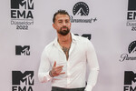 Исполнитель Луиджи Бирофио перед церемонией MTV Europe Music Awards в Дюссельдорфе, 13 ноября 2022 года 