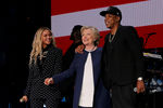 2016 год. Джей-Зи и Бейонсе выступили на концерте в поддержку кандидата от демократов Хилари Клинтон