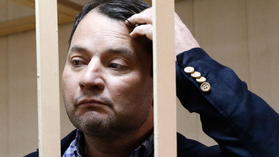 Юрий Итин перед рассмотрением ходатайства об аресте в Пресненском районном суде, 25 мая 2017 года 