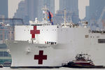 Корабль-госпиталь в Нью-Йорке, 30 марта 2020 года