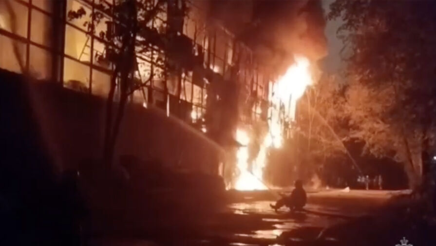 Пожар в административном здании на востоке Москвы локализовали