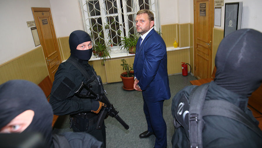Губернатор Кировской области Никита Белых, задержанный по&nbsp;обвинению в&nbsp;получении взятки, в&nbsp;здании Басманного суда