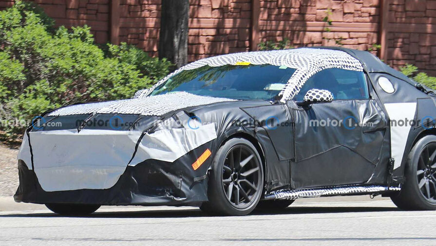 Ford рассекретит новое поколение Mustang осенью