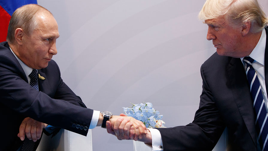 Владимир Путин и Дональд Трамп во время встречи на саммите G20 в Гамбурге