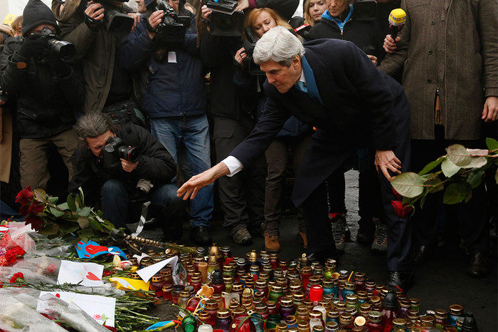Госсекретарь США Джон Керри на&nbsp;майдане Незалежности в&nbsp;Киеве