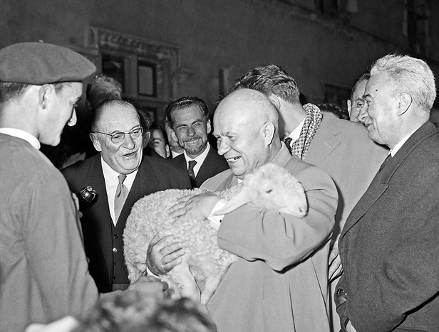 Никита Хрущев во время визита во Францию, 1960&nbsp;год
