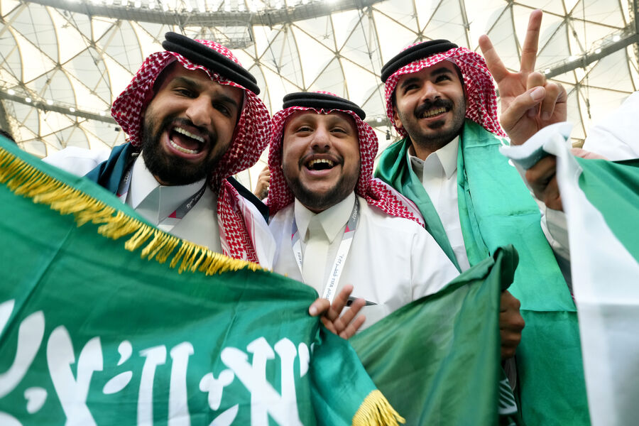 Болельщики на&nbsp;трибунах стадиона после победы сборной Саудовской Аравии над&nbsp;Аргентиной на&nbsp;ЧМ по&nbsp;футболу в&nbsp;Катаре, 22&nbsp;ноября 2022&nbsp;года